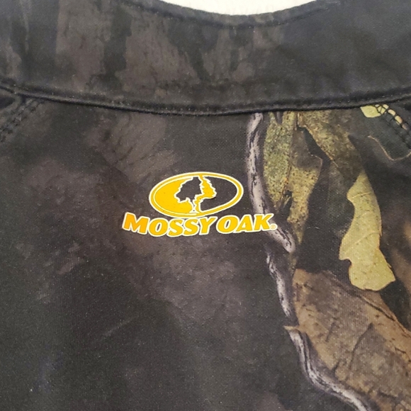 Mossy Oak Black and Gray Apparel - Picture 5 of 6